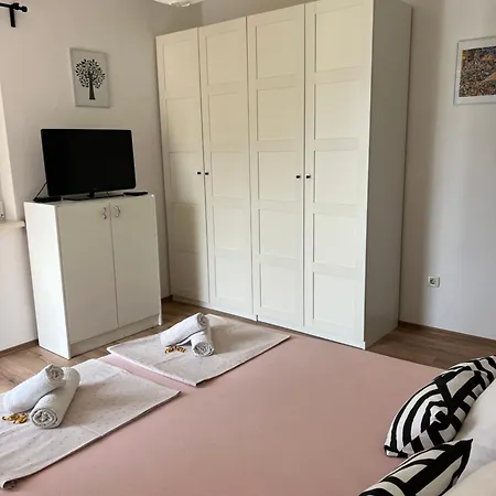 Apartments Romano 3*