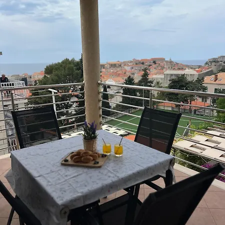Apartments Romano Guest house 3*