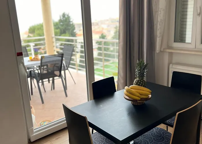 아파트먼트 & 룸 아스트리드  게스트하우스 3*