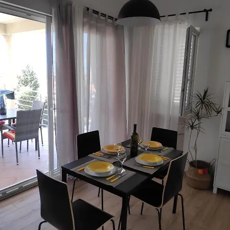 Gostinjska kuća Apartments Romano